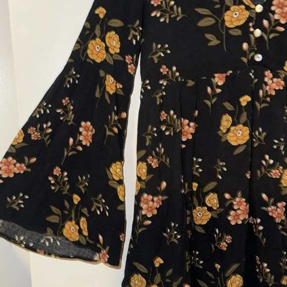 ALTAR’D STATE YELLOW FLORAL BLACK DRESS 🌼 Long Flare Sleeves and Empire Waist - Picture 3 of 10
